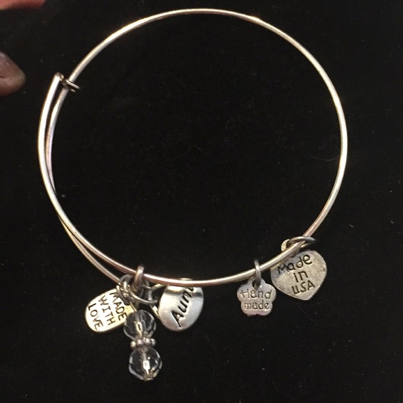 S K charm bracelet and no name wonderful condition - Picture 2 of 10